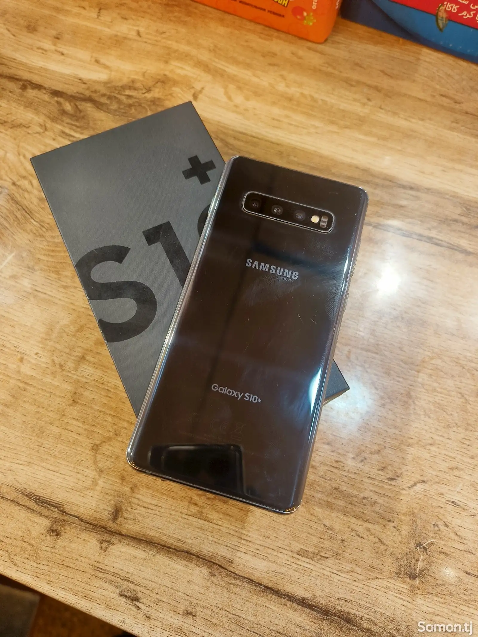 Samsung Galaxy S10 Plus-1