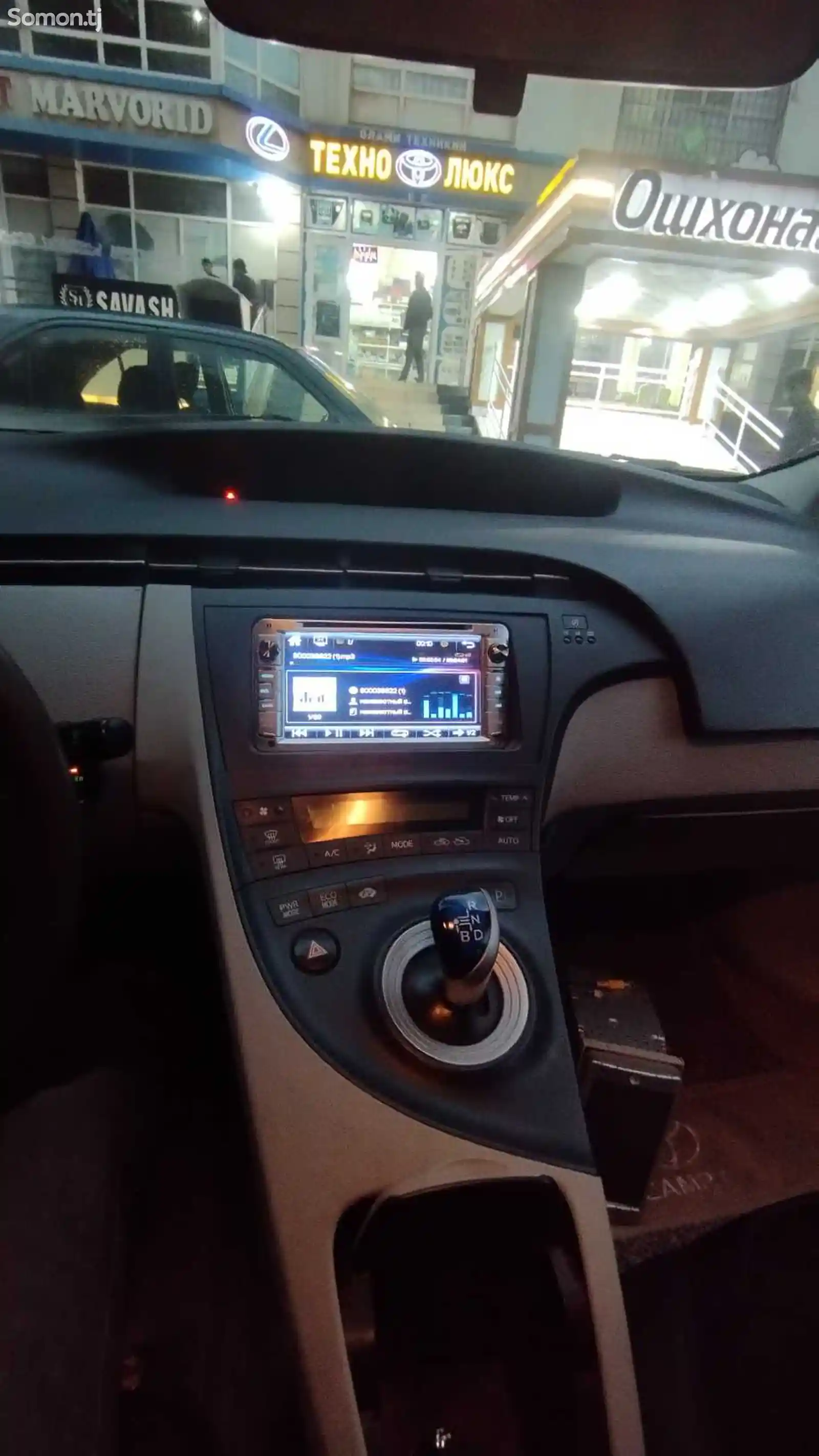 Штатный монитор от Toyota Prius-3
