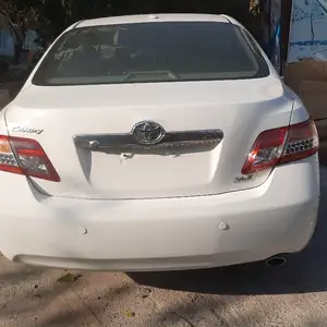 Toyota Camry, 2011