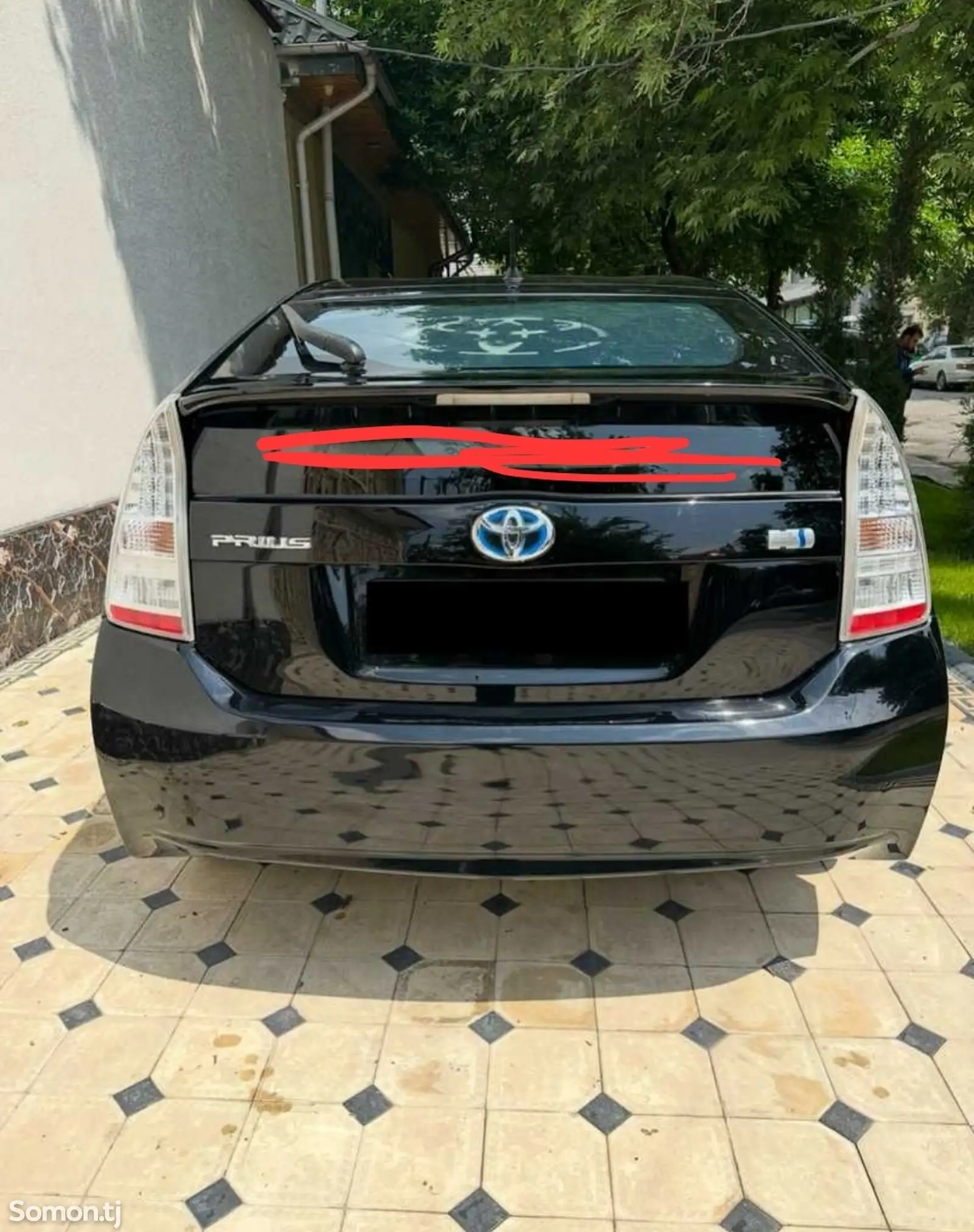 Стекло багажника на Toyota Prius