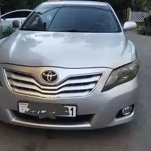 Toyota Camry, 2010