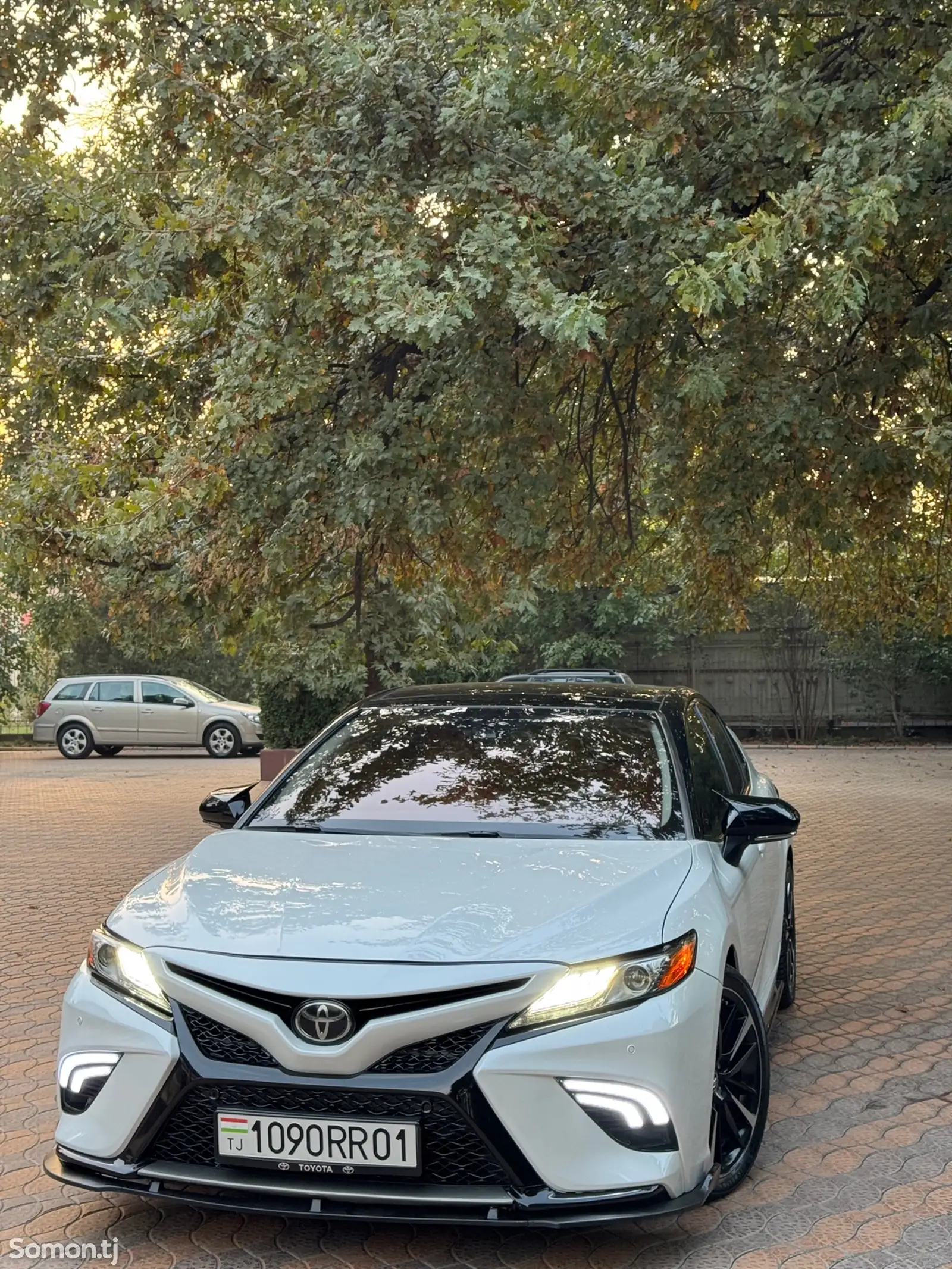 Toyota Camry, 2018-1