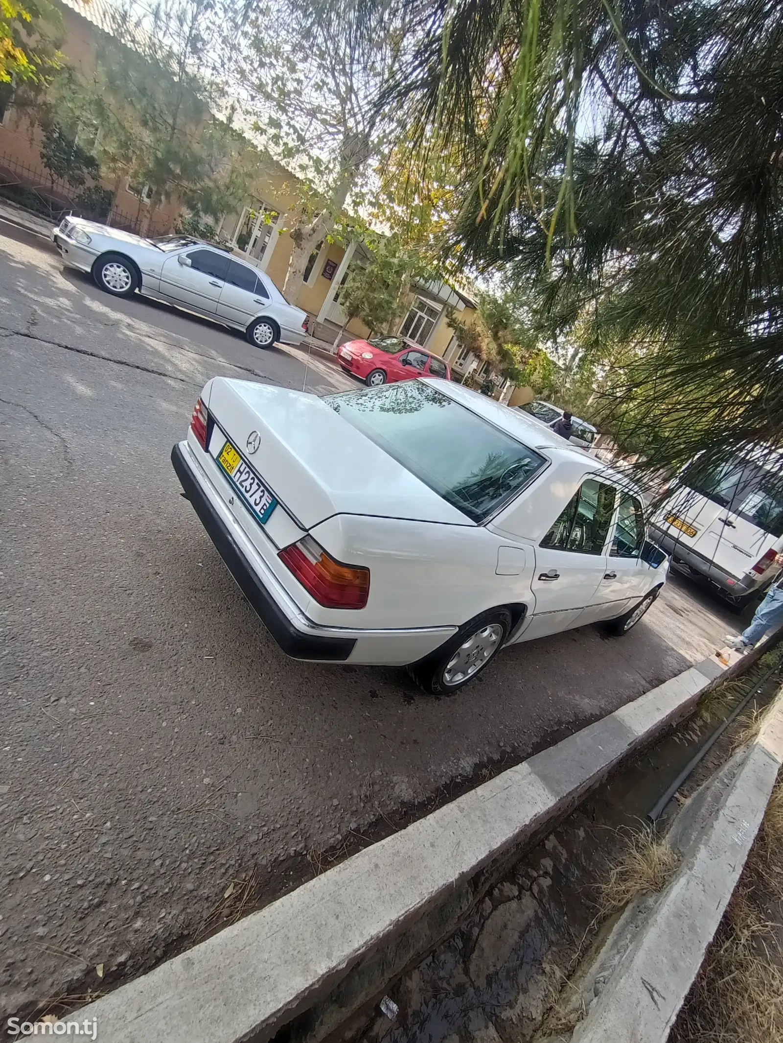 Mercedes-Benz W124, 1992-11