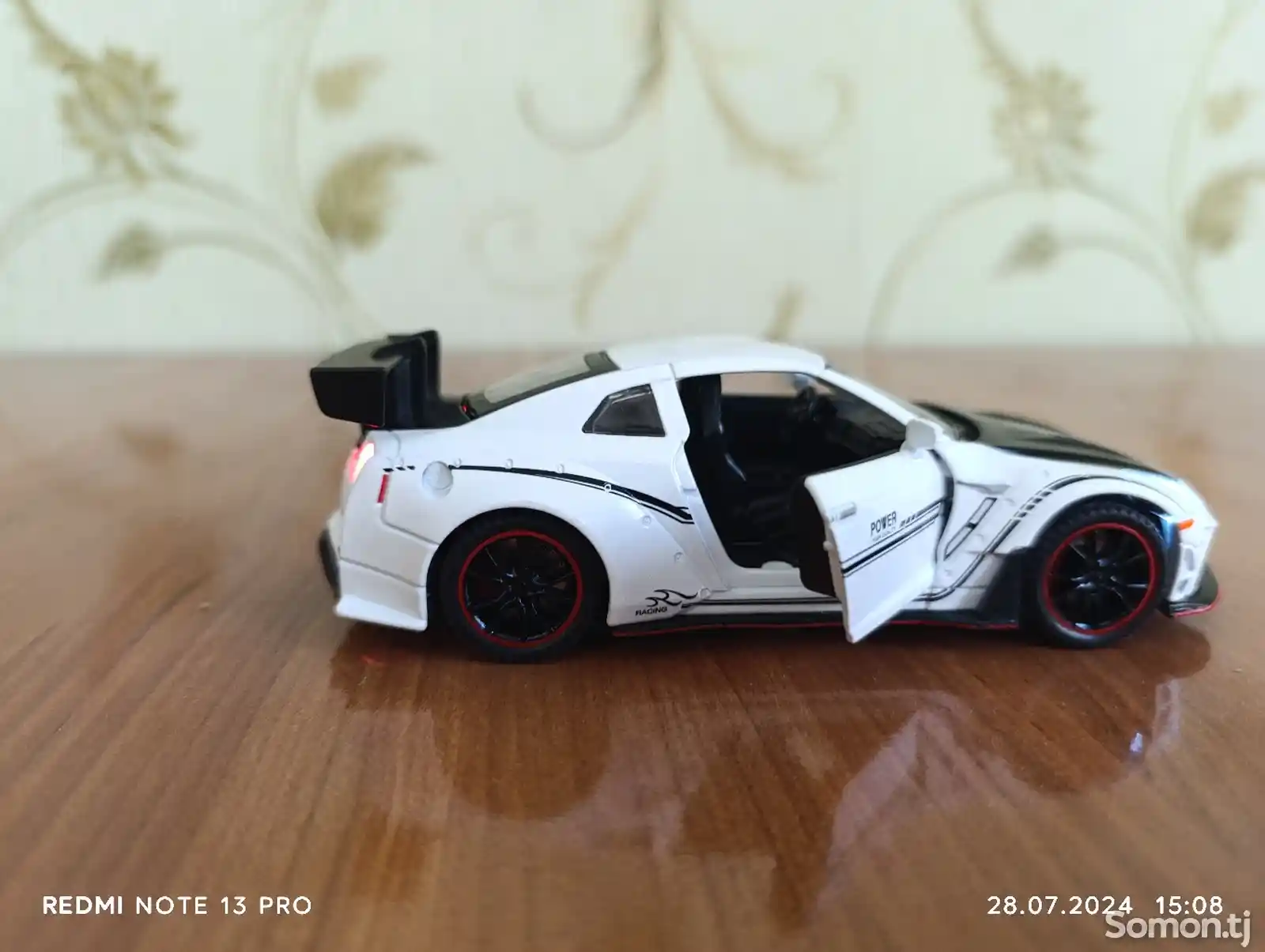 Машинка Nissan Gt-r-3