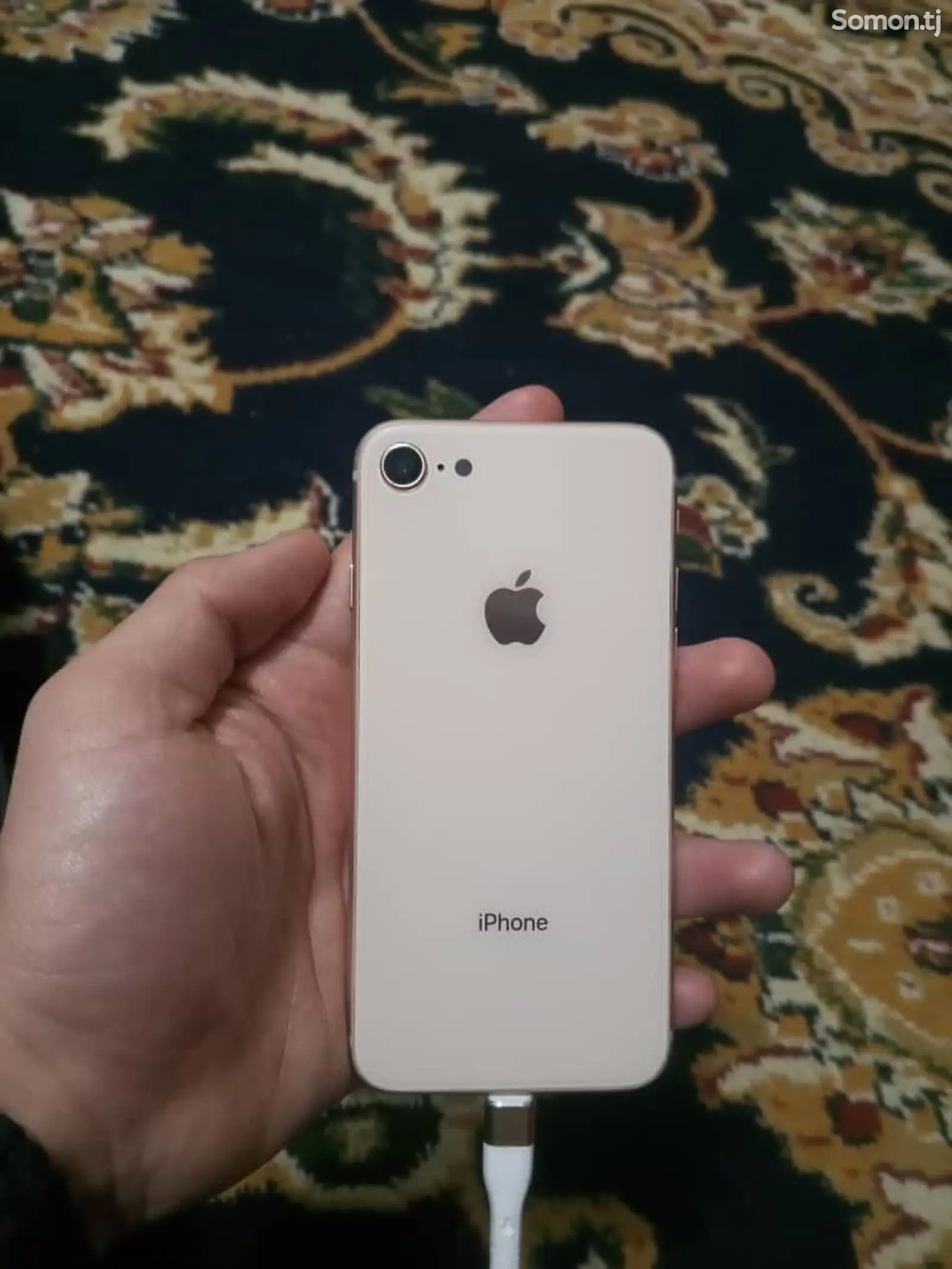 Apple iPhone 8, 64 gb, Gold-1