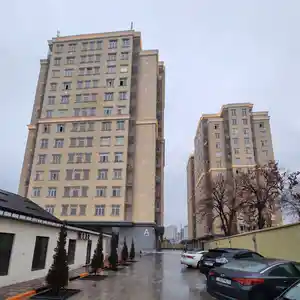 2-комн. квартира, 11 этаж, 66 м², Шохмансур