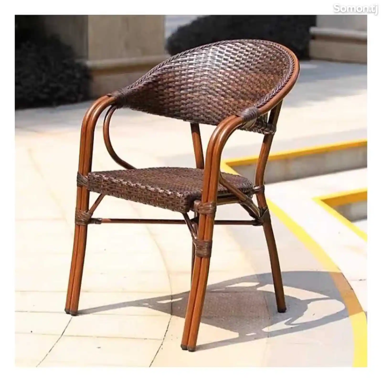Стол и стулья из Ратанга-3