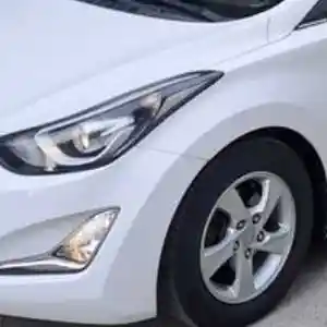 Крыло на Hyundai Avante MD