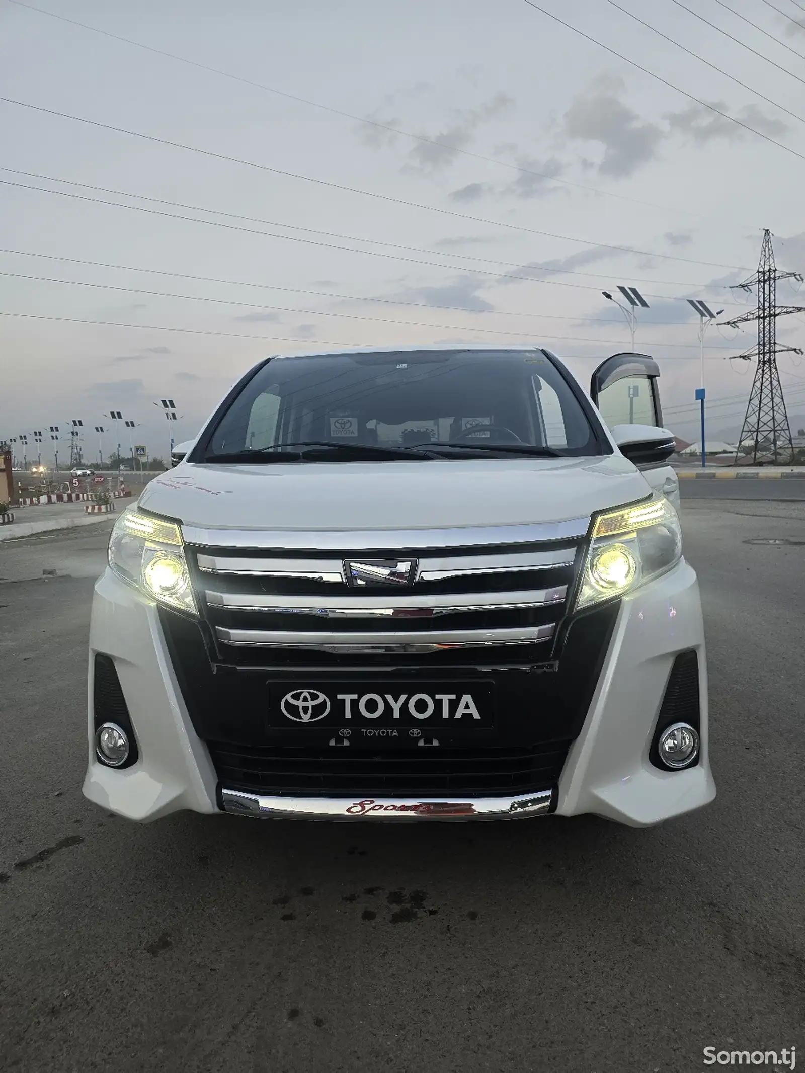 Toyota Voxy, 2014-7