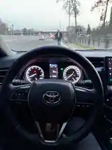 Toyota Camry, 2019-9