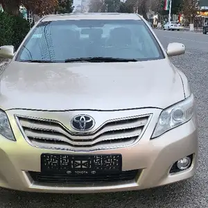 Toyota Camry, 2010