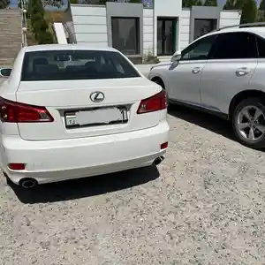 Lexus IS series, 2012