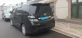 Toyota Vellfire, 2010-2