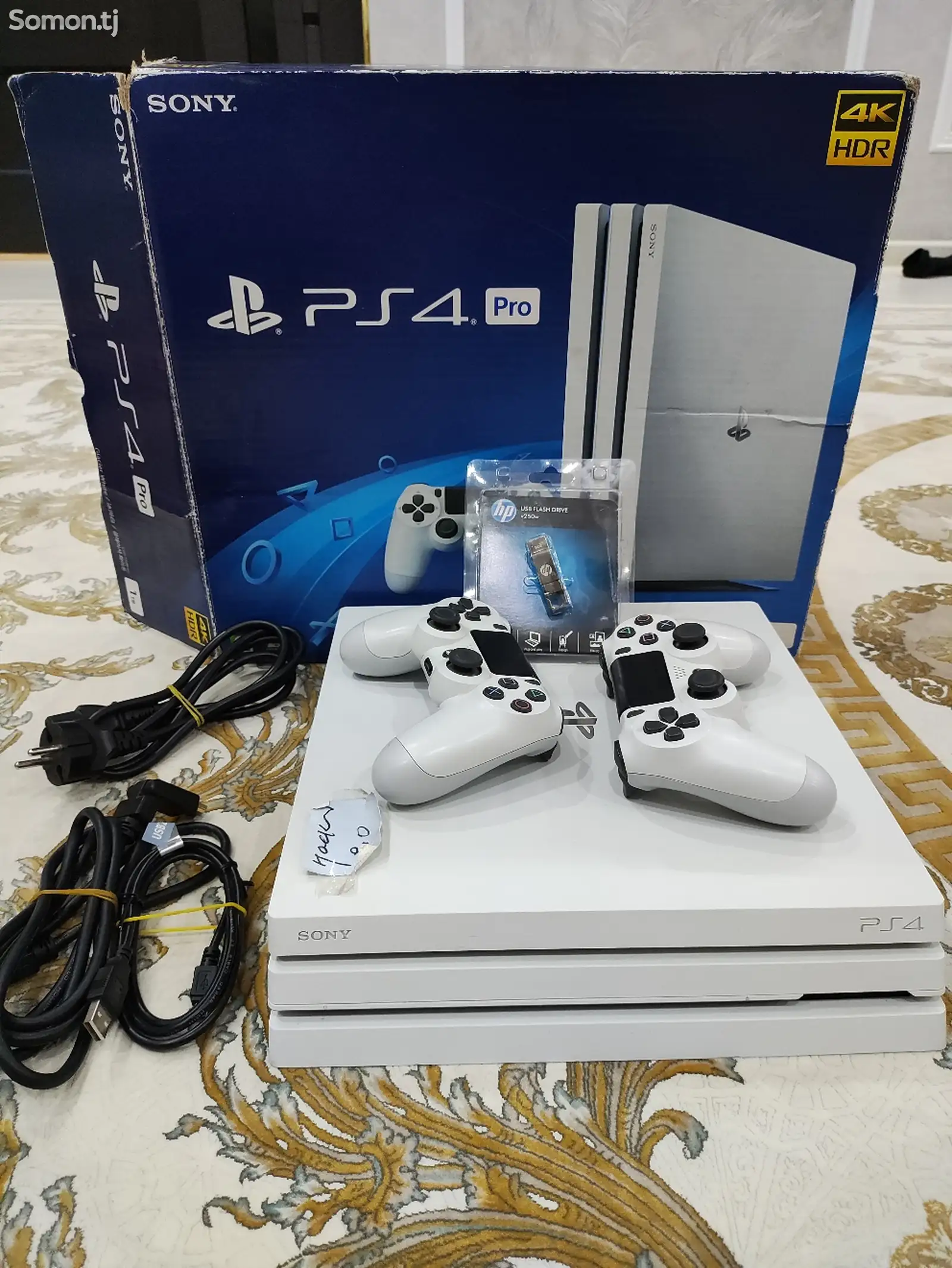 Игровая приставка Sony PlayStation 4 pro 1Tb 4k-1