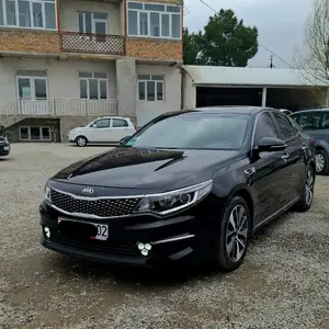 Kia K5, 2016