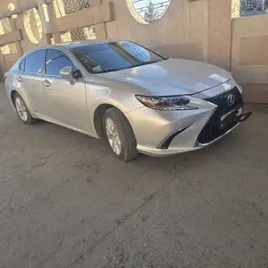 Lexus ES series, 2013