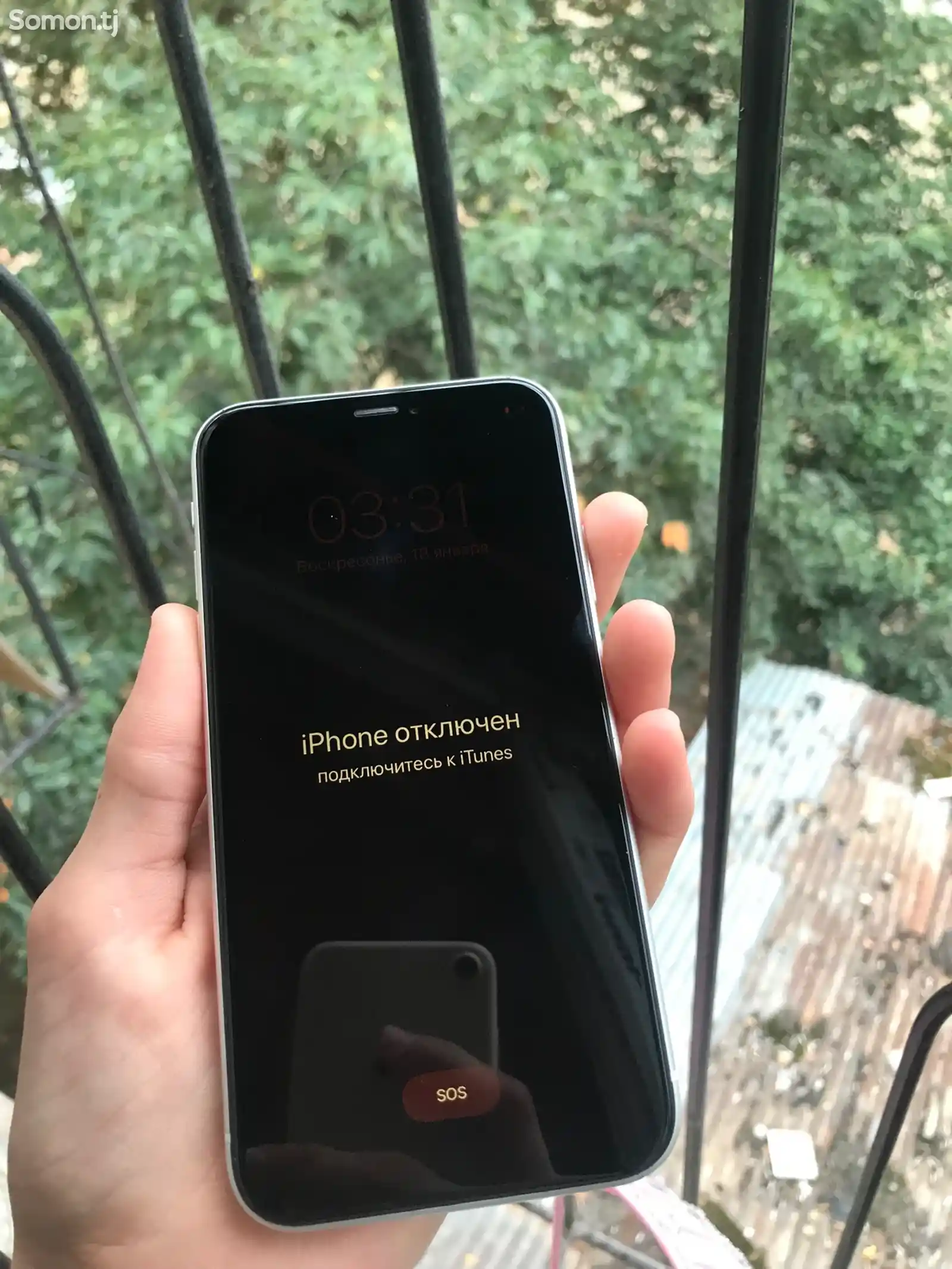 Apple iPhone Xr, 256 gb, White на запчасти-3