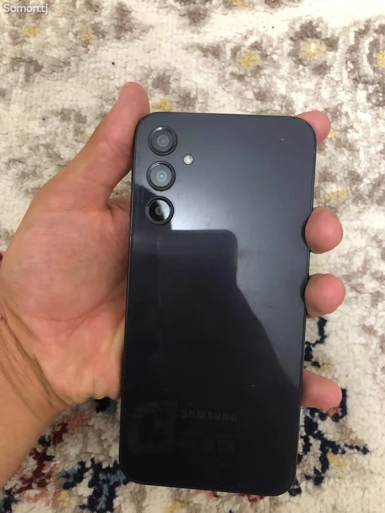 Samsung Galaxy A24 black-2