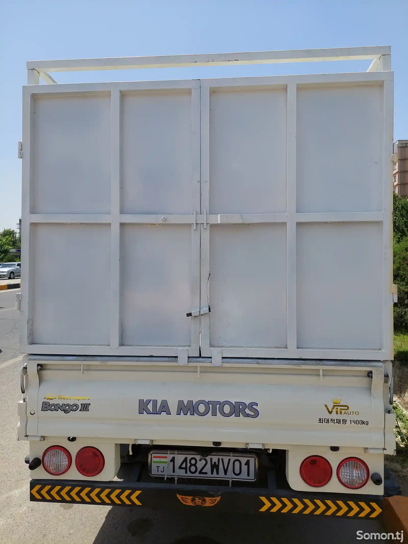 Бортовой автомобиль Kia Bongo 1.4 тон, 2014-6