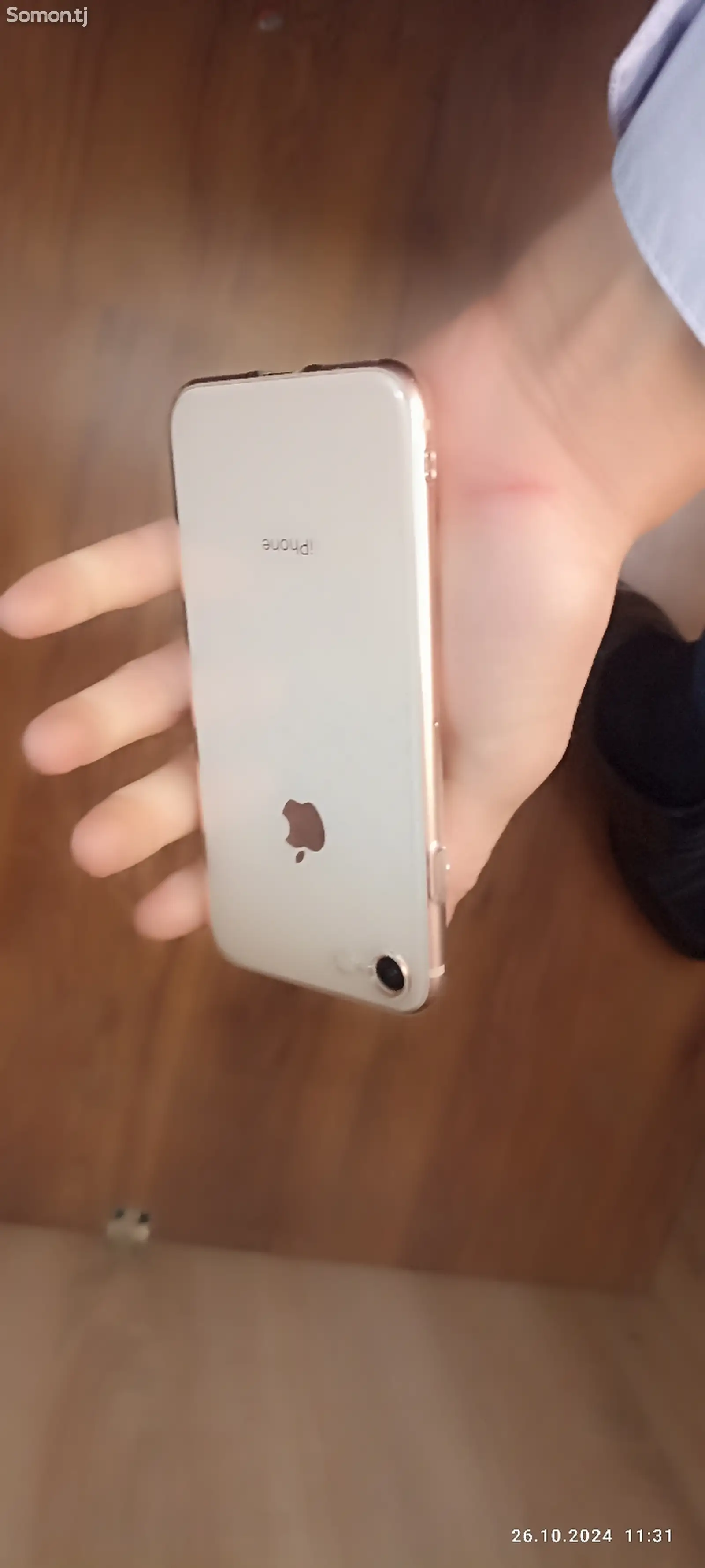 Apple iPhone 8, Gold-7