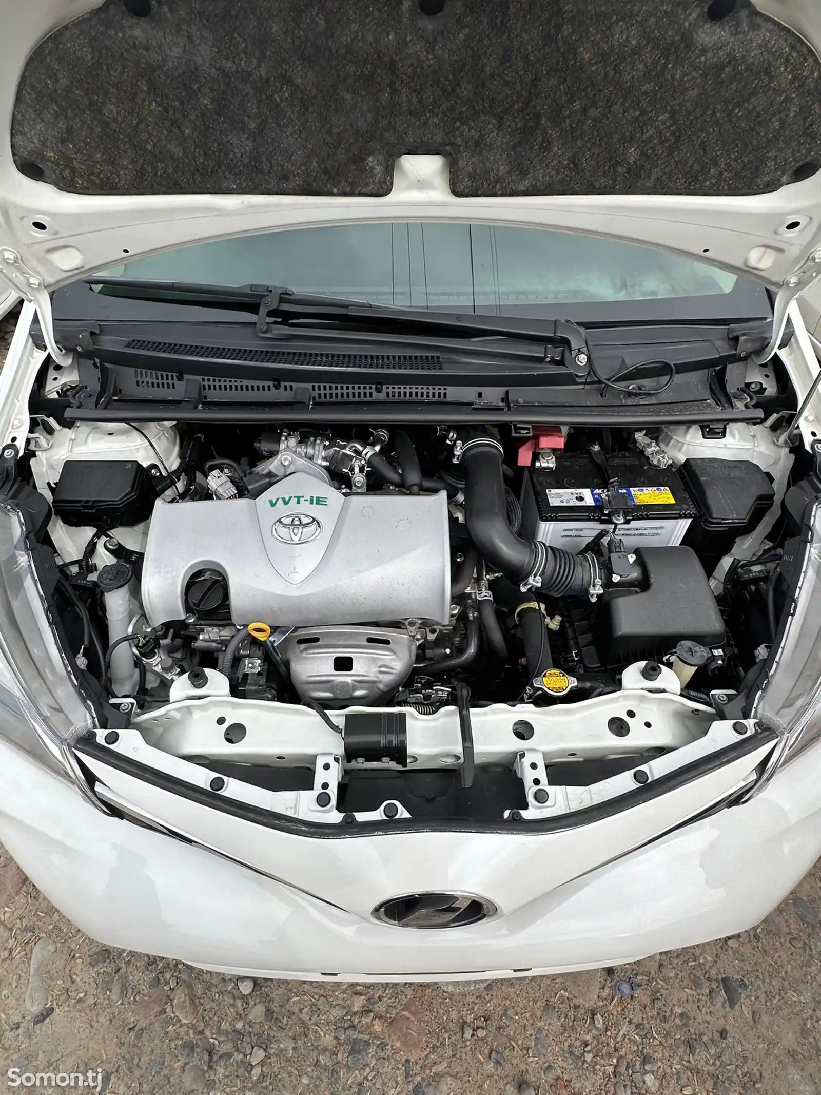Toyota Vitz, 2015-12