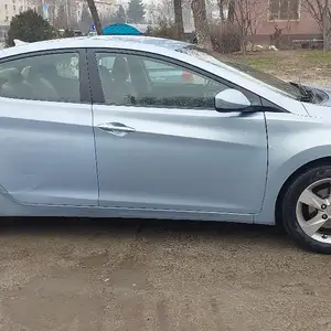 Hyundai Elantra, 2013