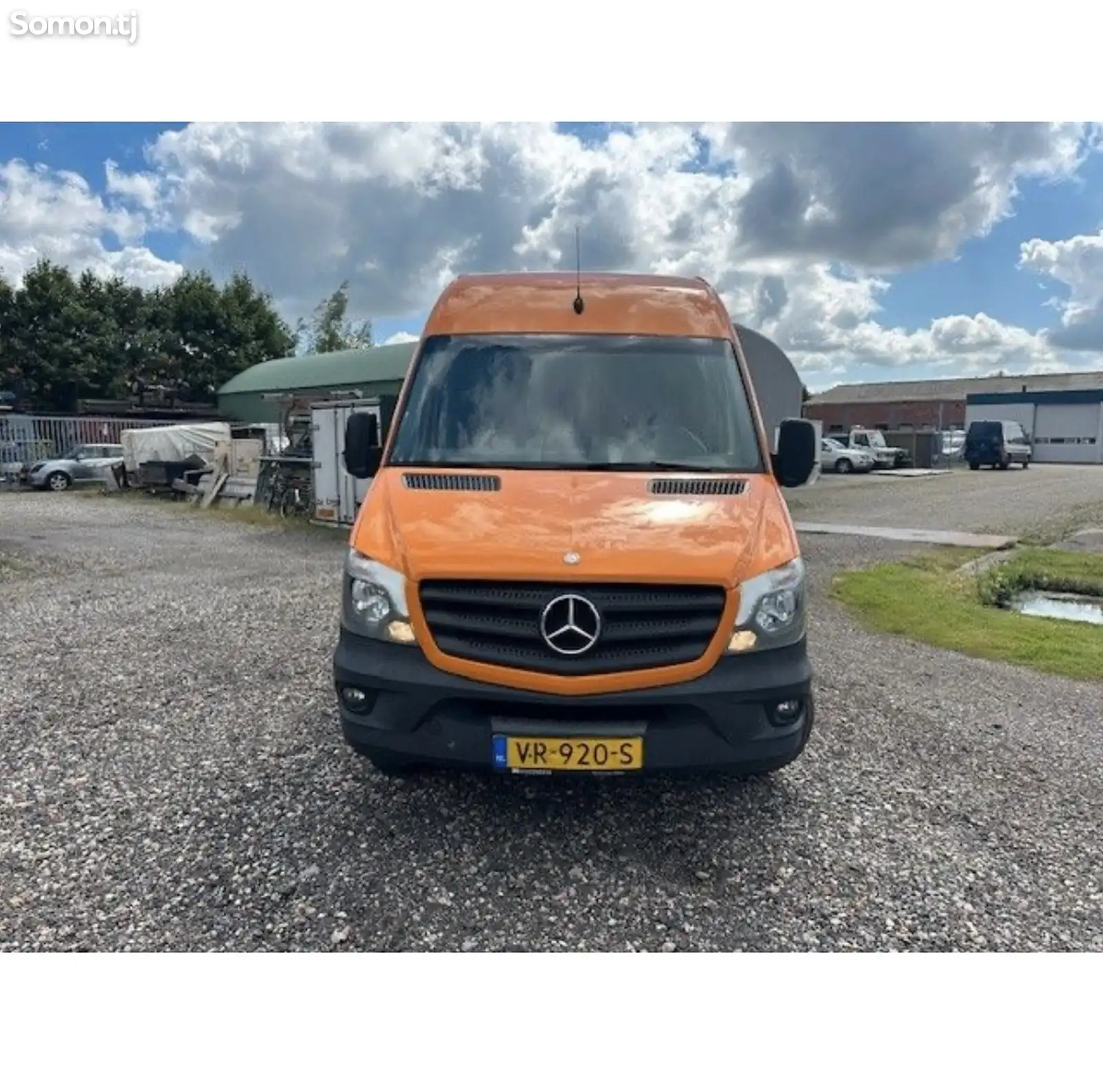 Грузовой Mercedes-Benz Sprinter-3