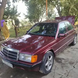 Mercedes-Benz W201, 1990