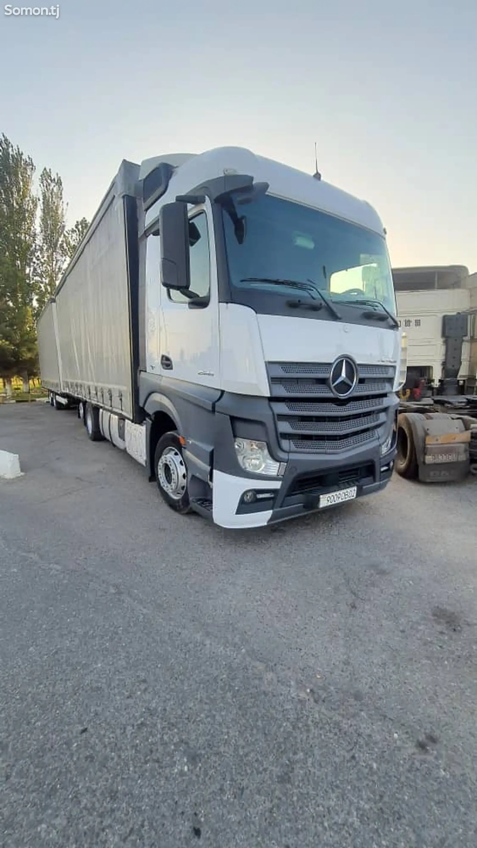 Бортовой грузовик Mercedes-Benz Actros, 2014-1