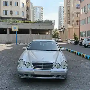 Mercedes-Benz E class, 2001