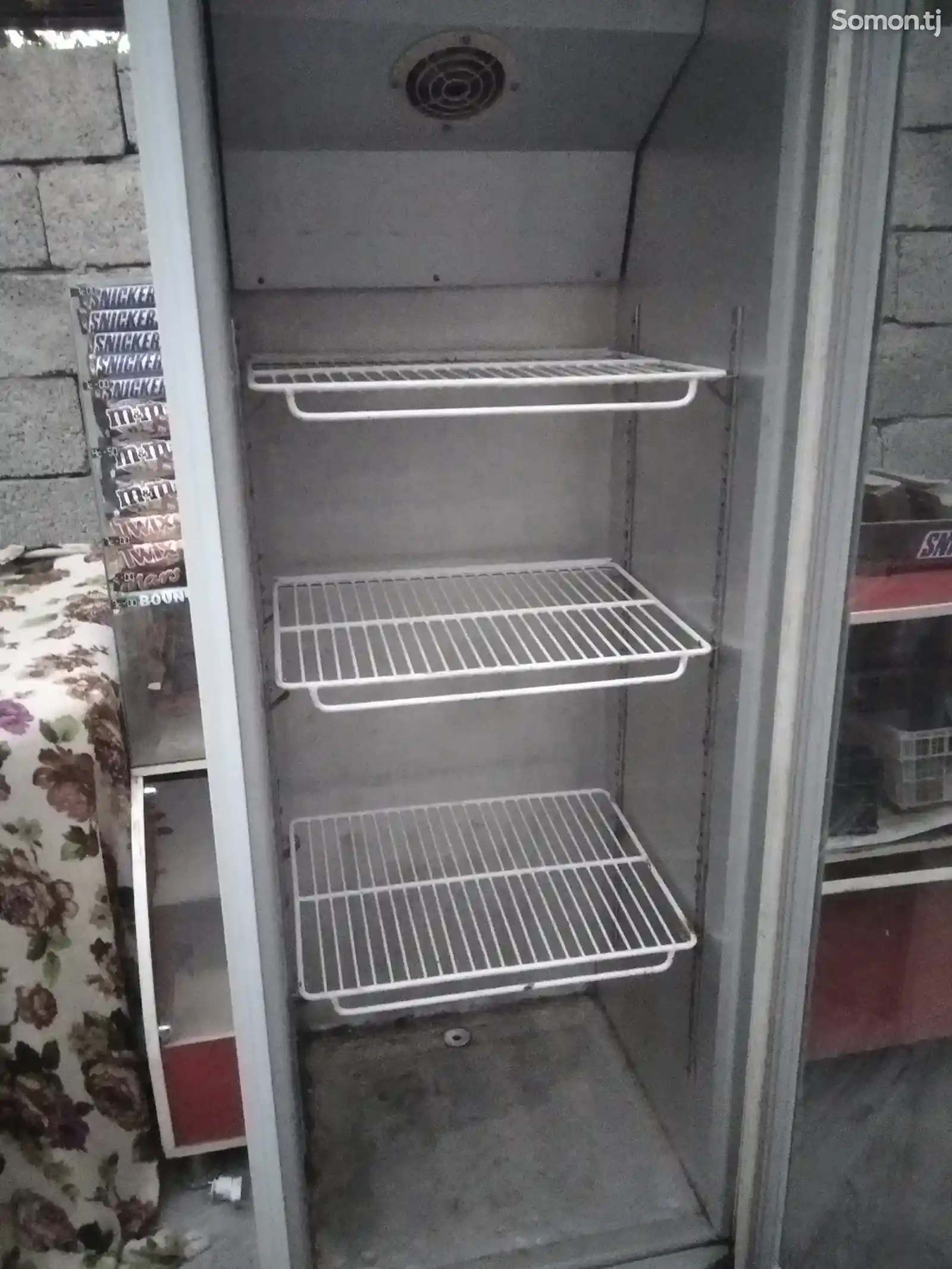 Холодильник витрина-3