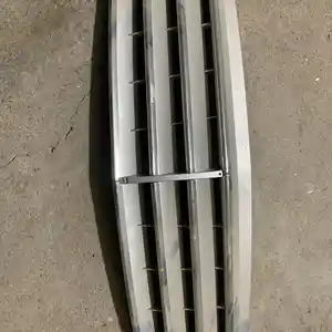 Решетка радиатора Mercedes-Benz