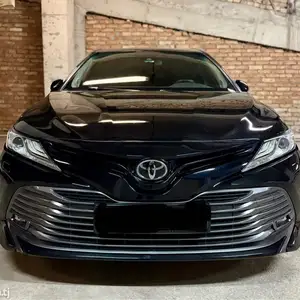 Toyota Camry, 2018