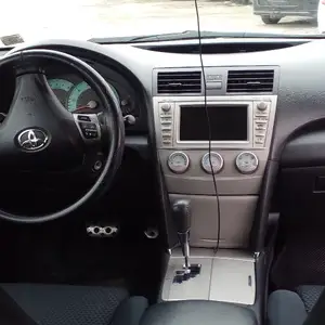 Toyota Camry, 2011