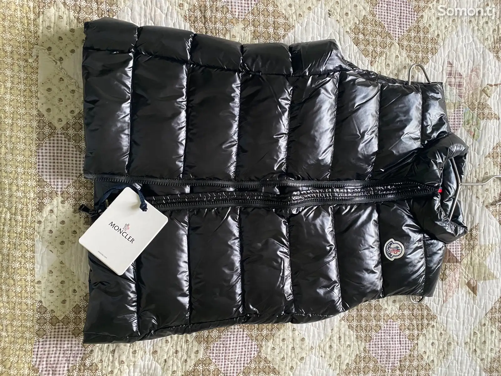 Безрукавка от Moncler-1