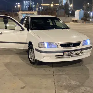 Nissan Sunny, 2001