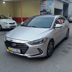 Hyundai Elantra, 2017