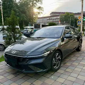 Hyundai Elantra, 2024