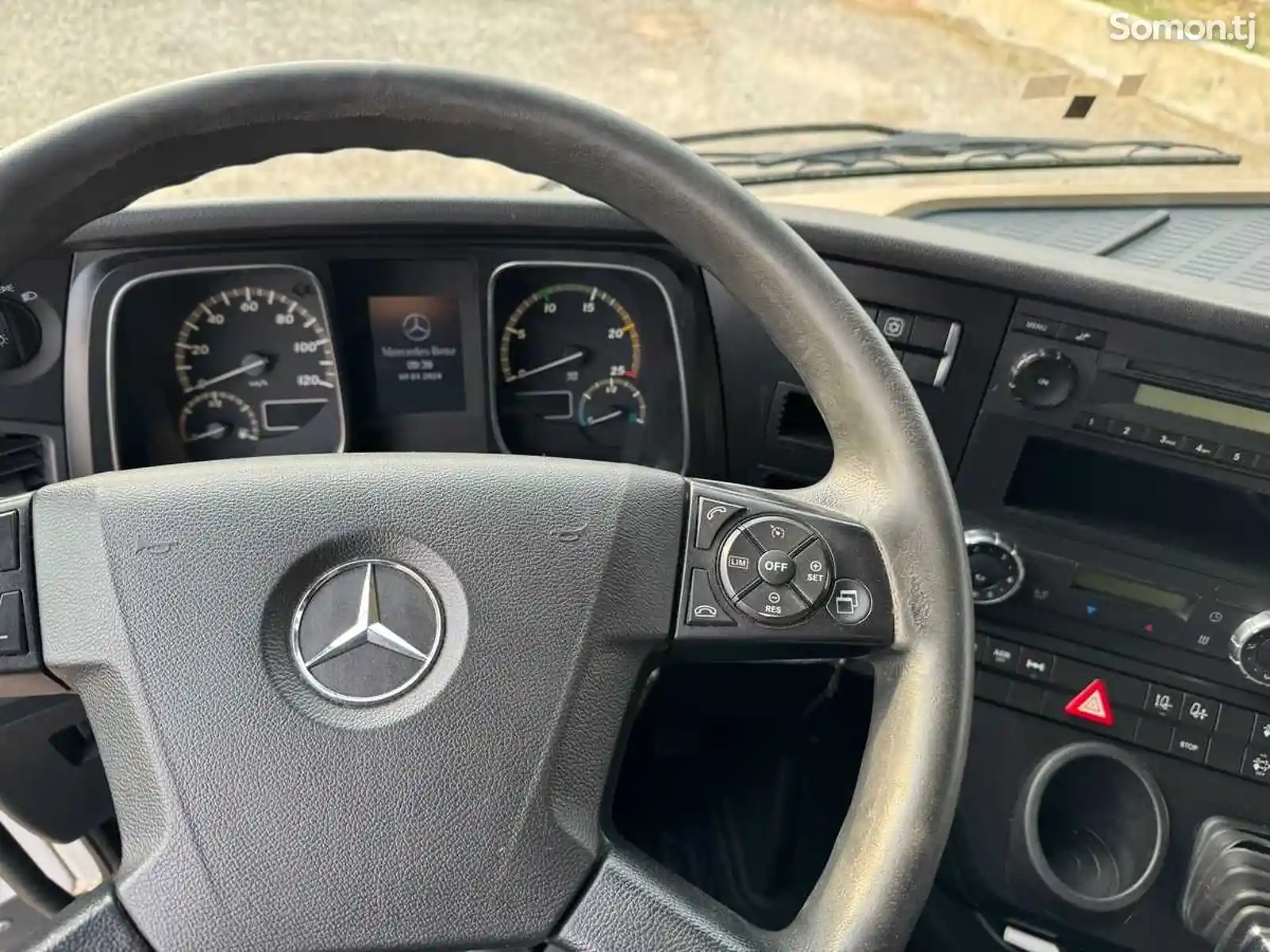 Бортовой грузовик Mercedes-Benz Actros 1845, 2014-6