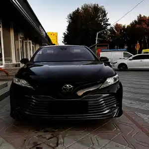 Toyota Camry, 2018