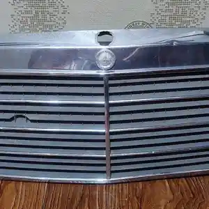 Решетка радиатора от Mercedes-Benz