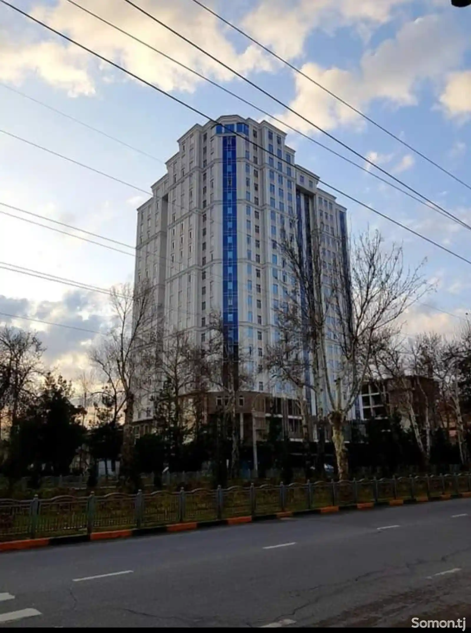 3-комн. квартира, 17 этаж, 120 м², Молодëжный театр-2