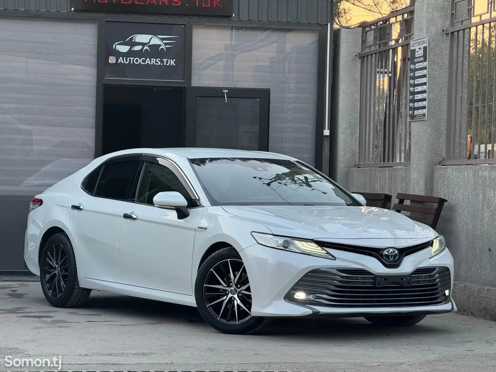 Toyota Camry, 2017-3