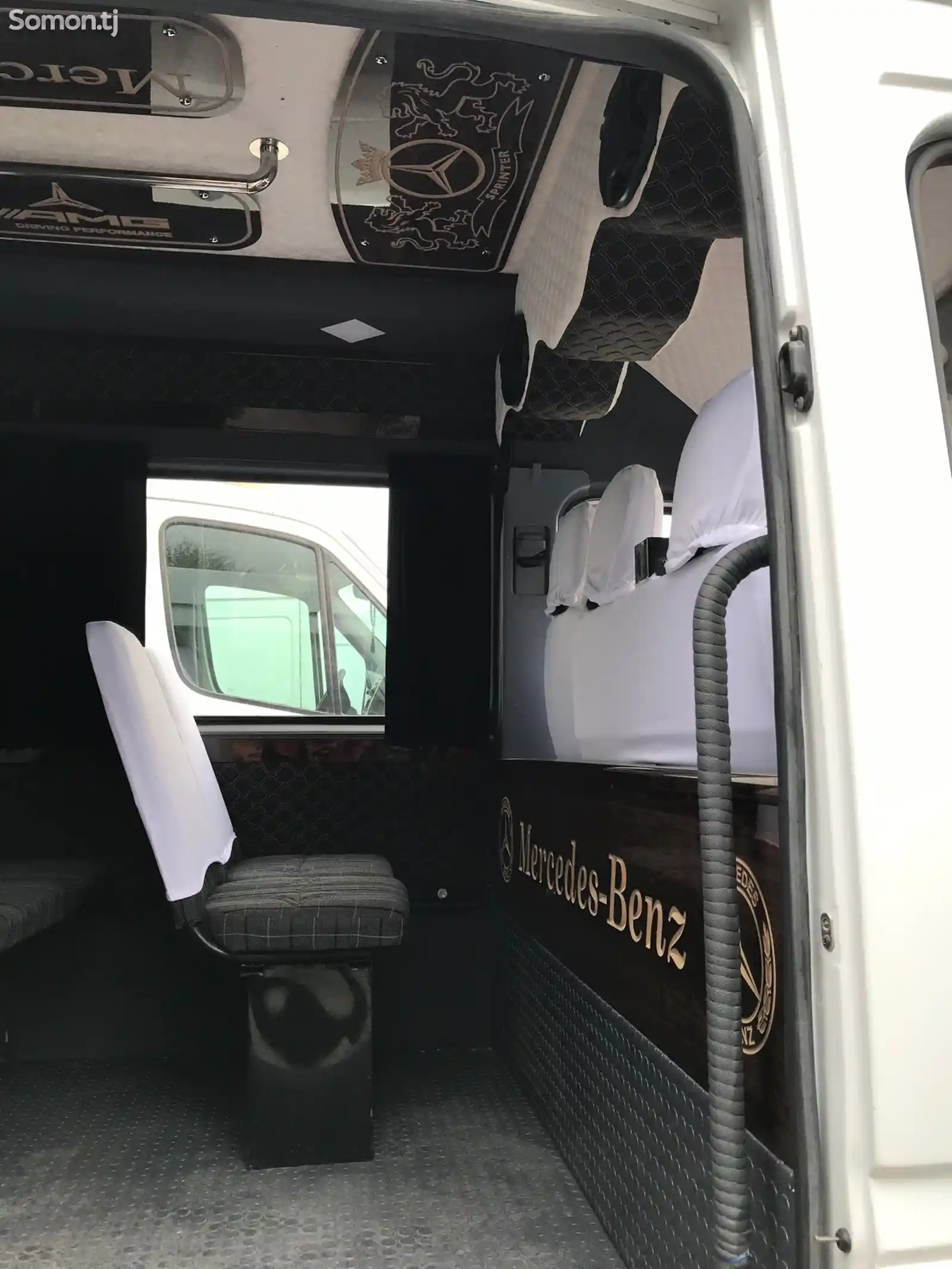 Микроавтобус Mercedes Benz Sprinter-6