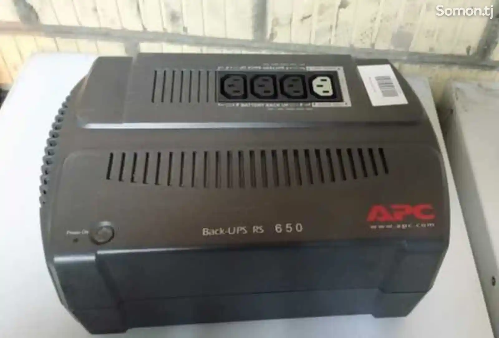 Источник бесперебойного питания UPS APC 650 RS-8