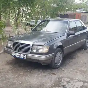Mercedes-Benz W124, 1990