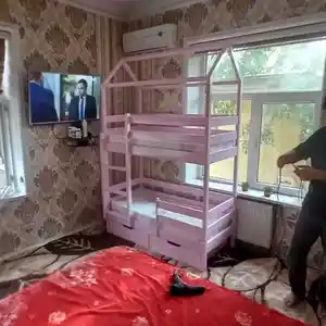 двухъярусная кровать домик