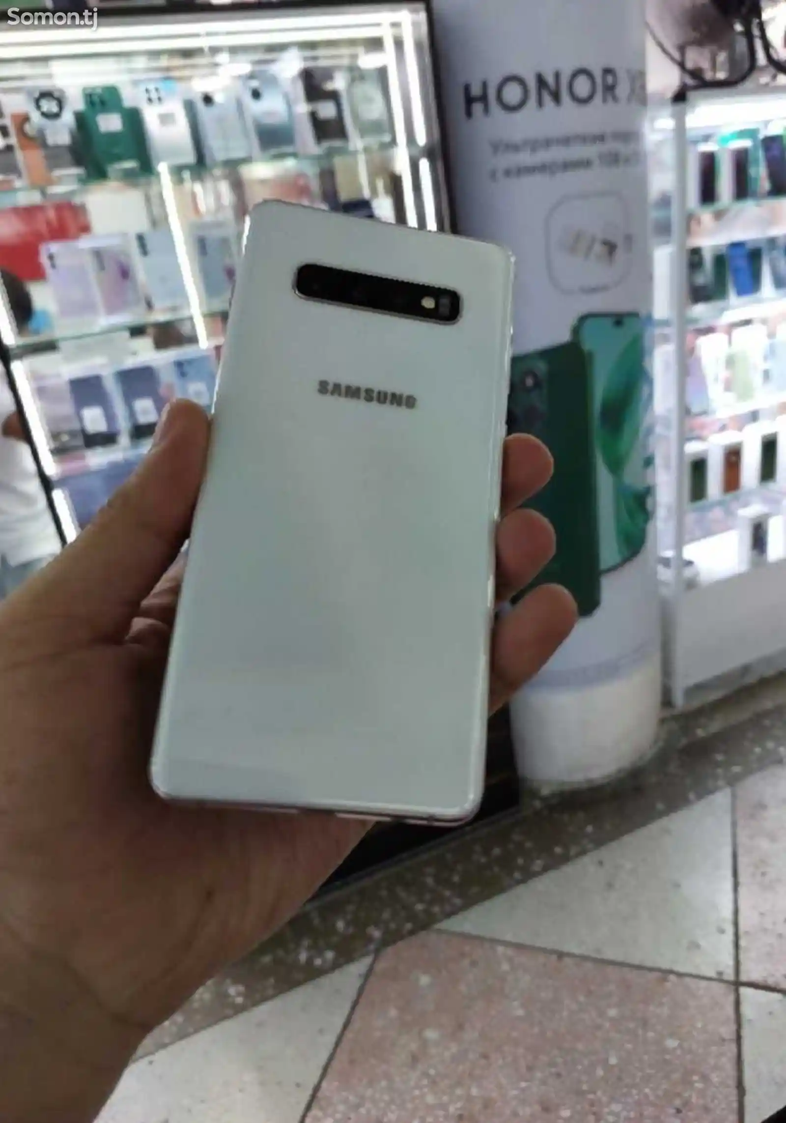 Samsung Galaxy S10 Plus-2