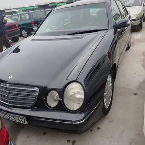 Mercedes-Benz E class, 2001