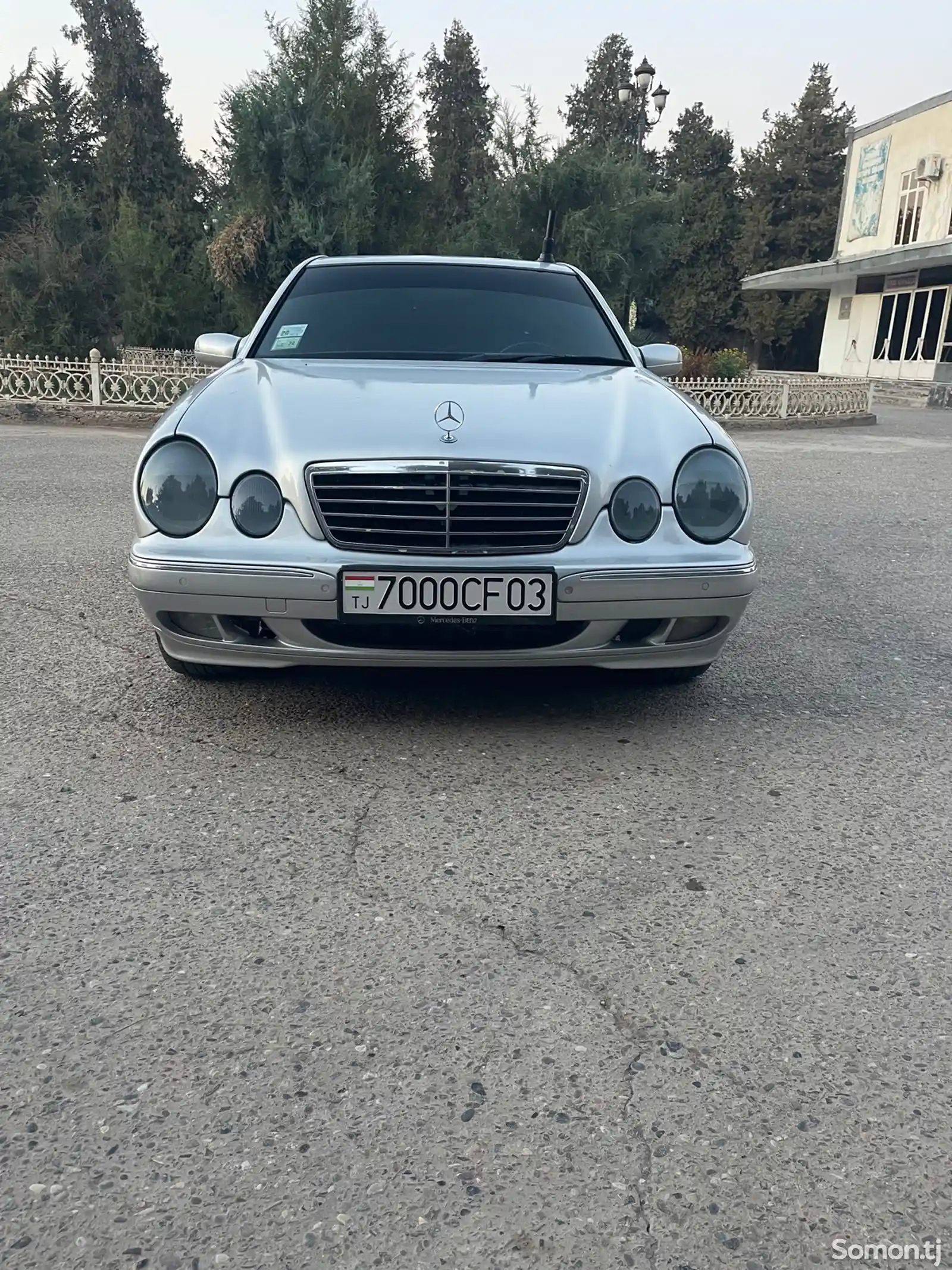 Mercedes-Benz E class, 2000-1